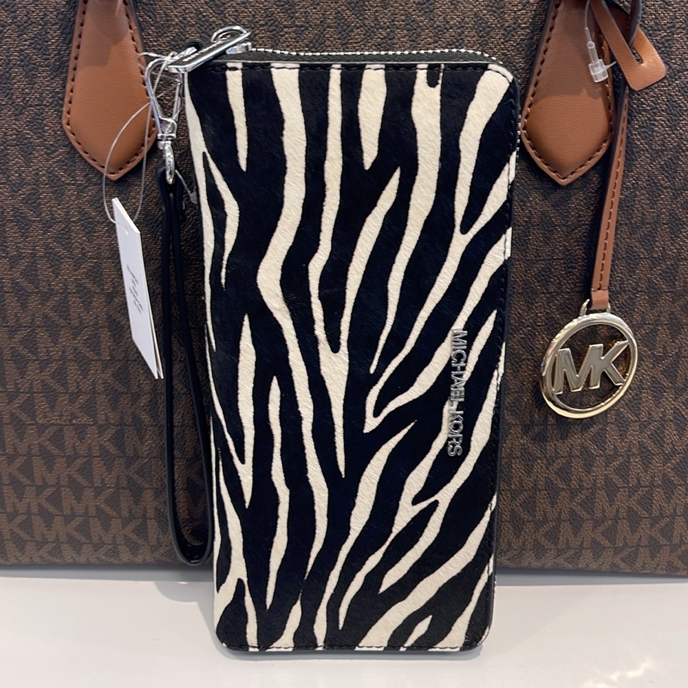 MICHAEL KORS Large Continental Wristlet Phone Case Wallet Exotic Print Hair Calf - Picture 13 of 16
